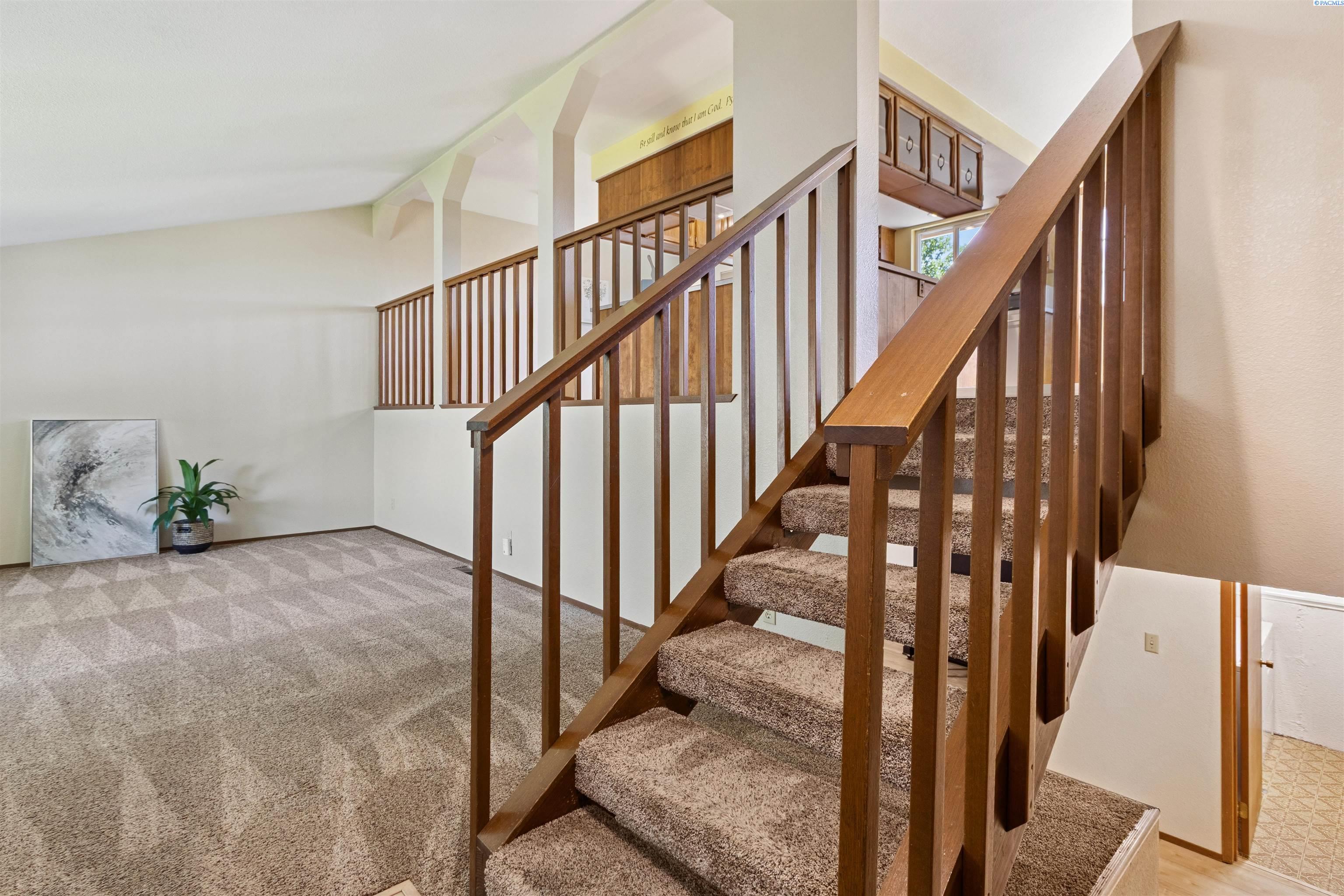 Property Photo: 4807 S Dayton Pl WA 99337