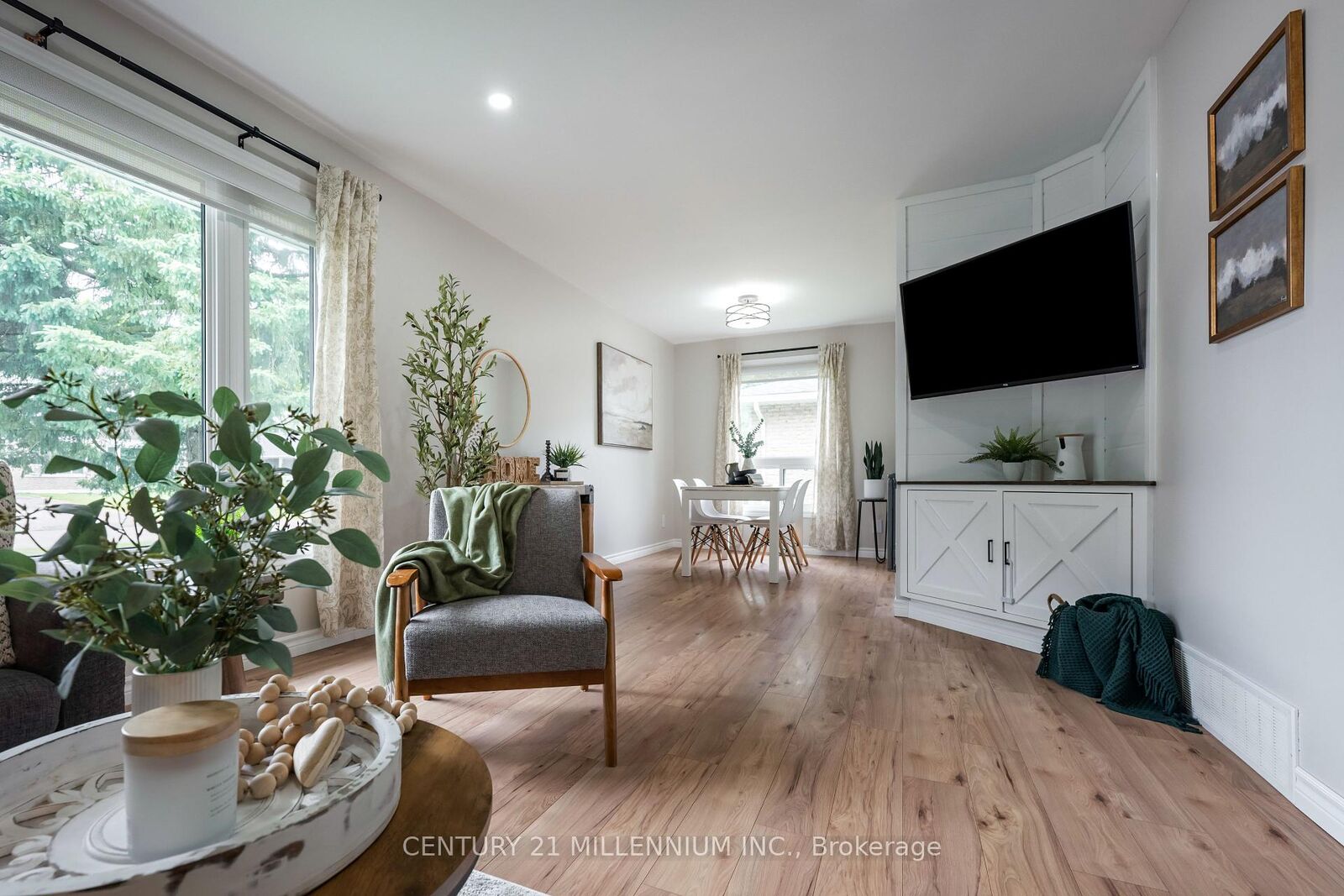 Property Photo:  33 Caledonia Road  ON L9W 2V2 