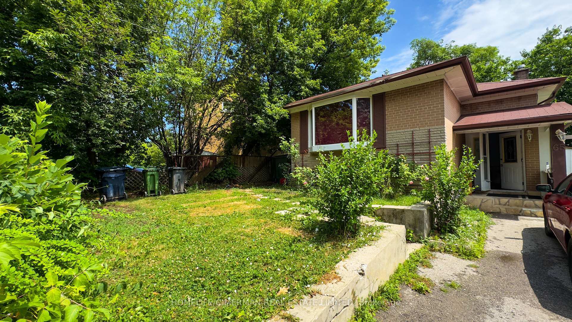 Property Photo:  65 Sharbot Avenue  ON M1H 1Z2 
