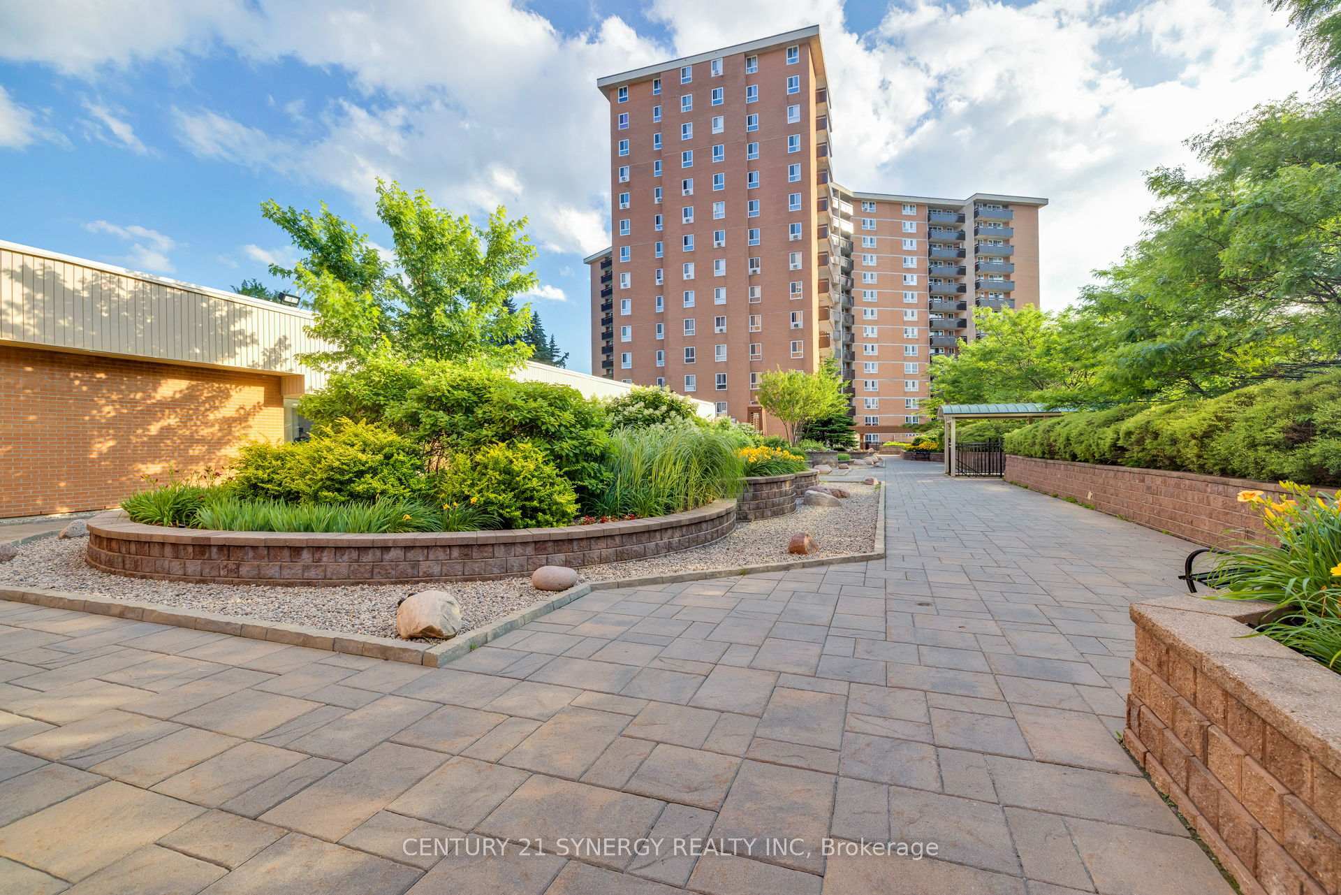 Property Photo: 2020 Jasmine Crescent 1410 ON K1J 8K5