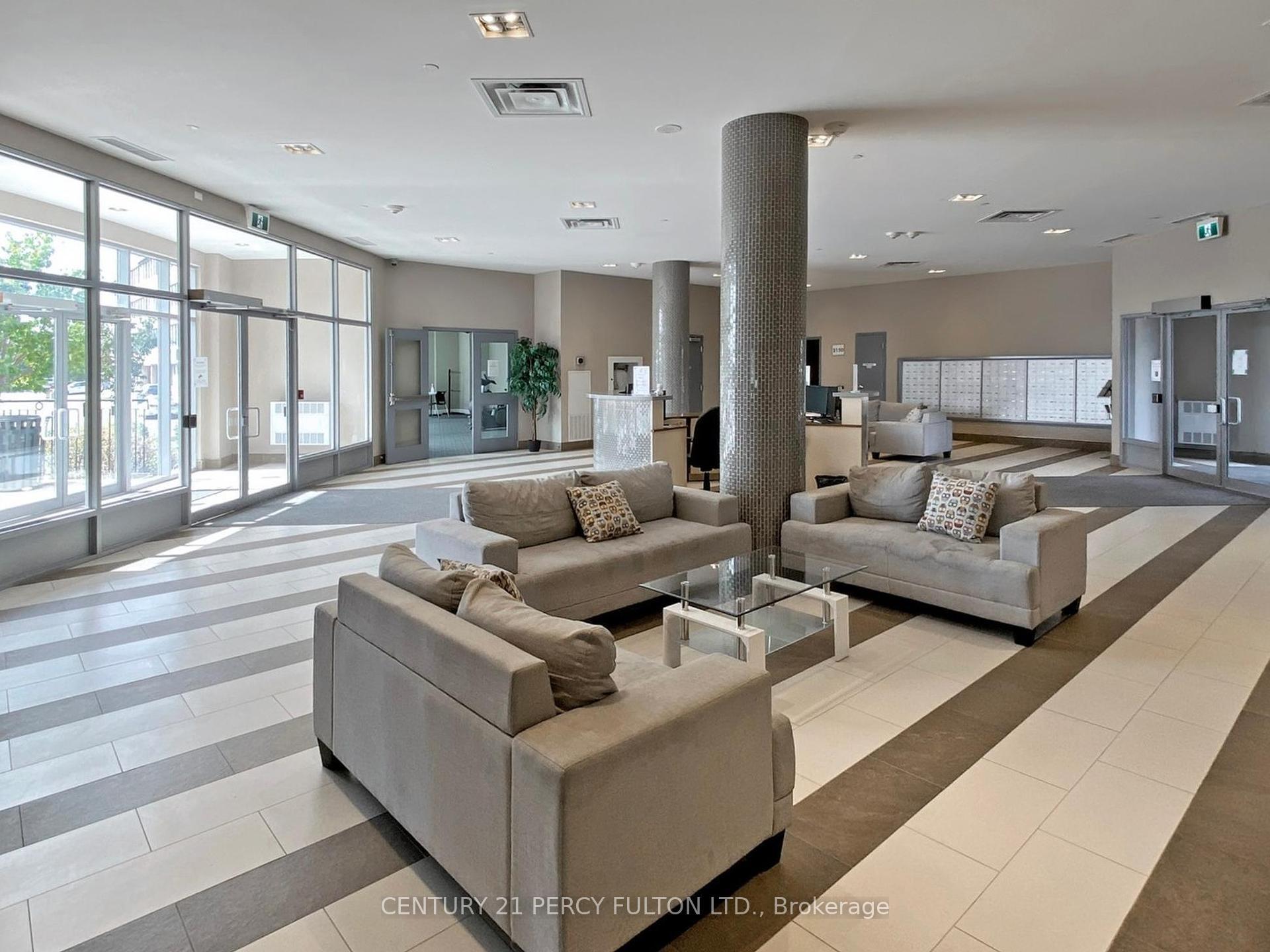 Property Photo: 2152 Lawrence Avenue E 1504 ON M1R 0B5
