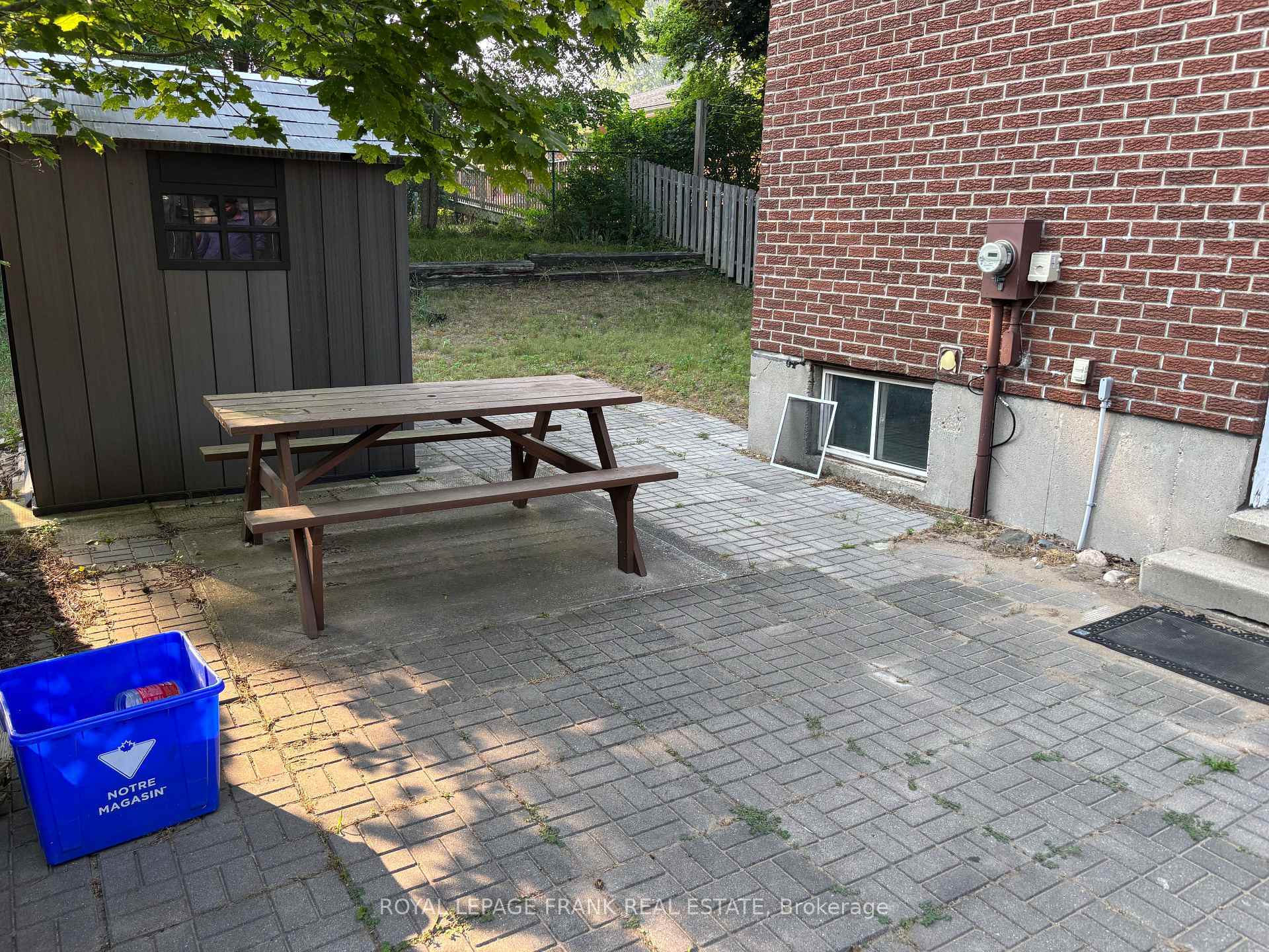 Property Photo: 1098 Milne Drive ON N2Z 1X4