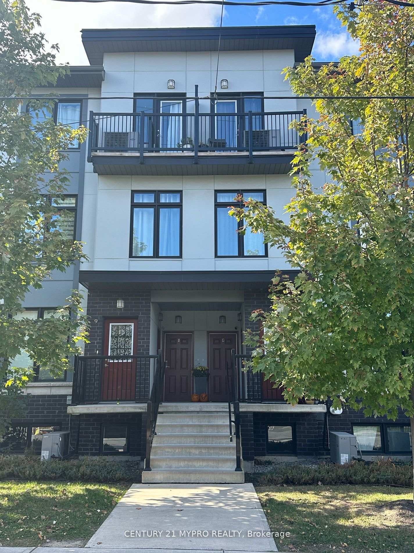 Property Photo: 6 Bicknell Avenue E 9 ON M6M 4G4
