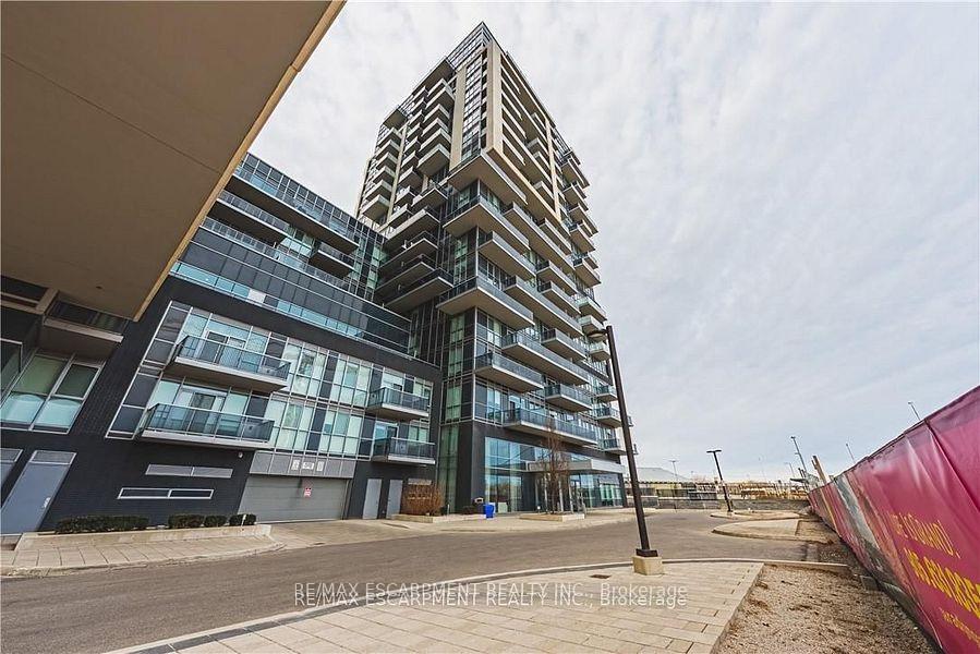 Photo de la propriété: 2093 Fairview Street 2001 ON L7R 0E6