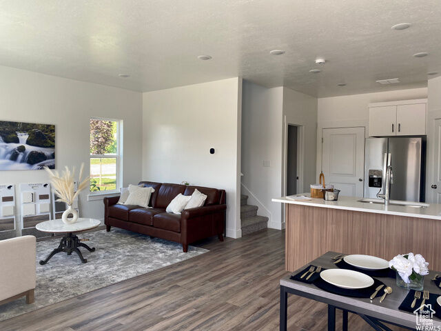 Property Photo: 497 W 400 S UT 84332