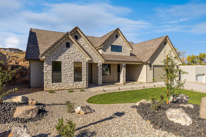 Property Photo:  690 S 1220 W  UT 84737