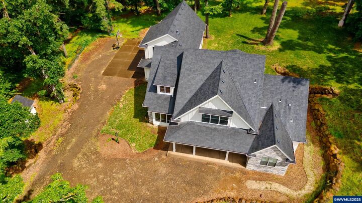 Property Photo:  2720 Tara Wy SE  OR 97317 