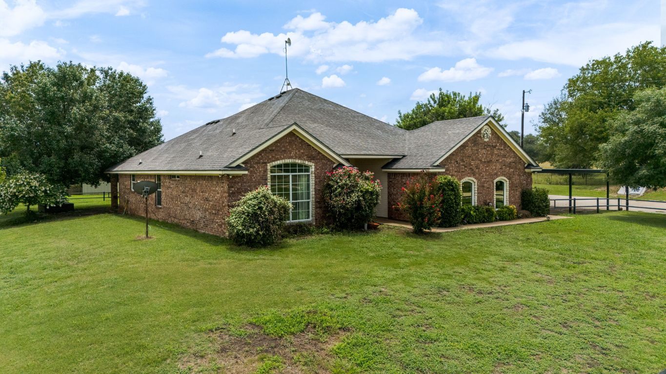 Property Photo: 1620 Fm 107 TX 76528
