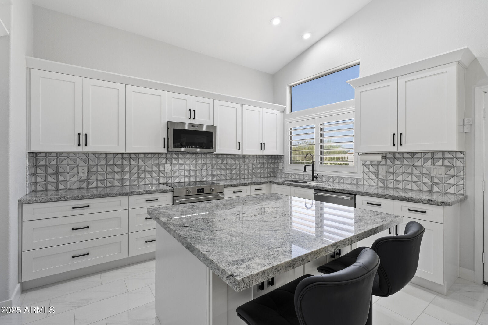 Property Photo: 6872 E Las Animas Trail AZ 85118