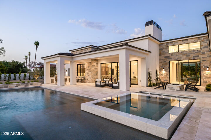 Property Photo: 8230 N Mockingbird Lane AZ 85253