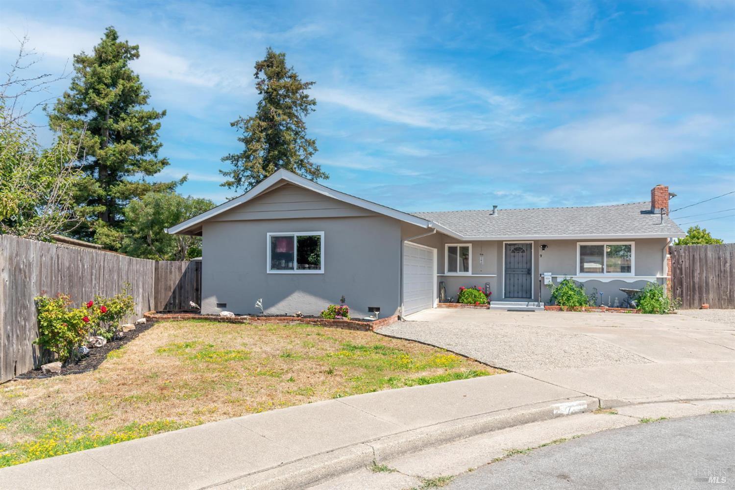 Property Photo: 7 Pidgeon Court CA 94952