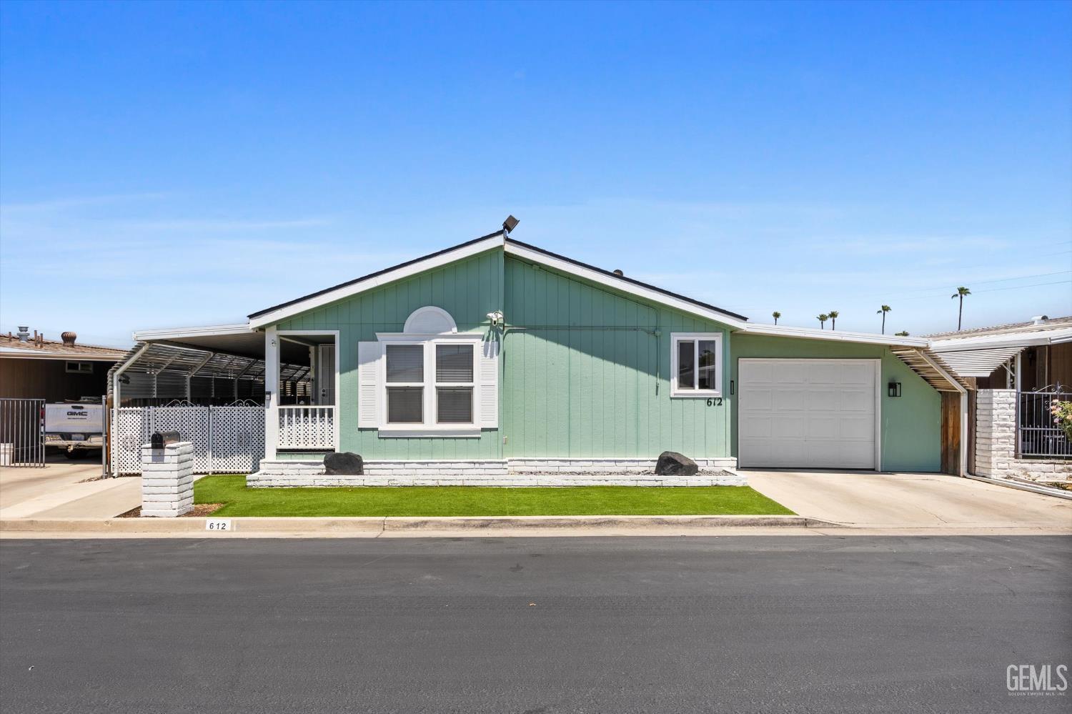 612 44th Street  Bakersfield CA 93301 photo