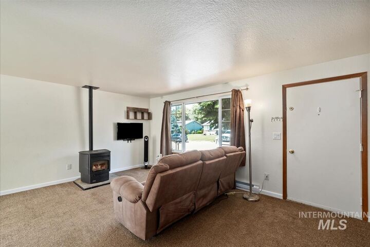 Property Photo: 2601 E Denver ID 83687