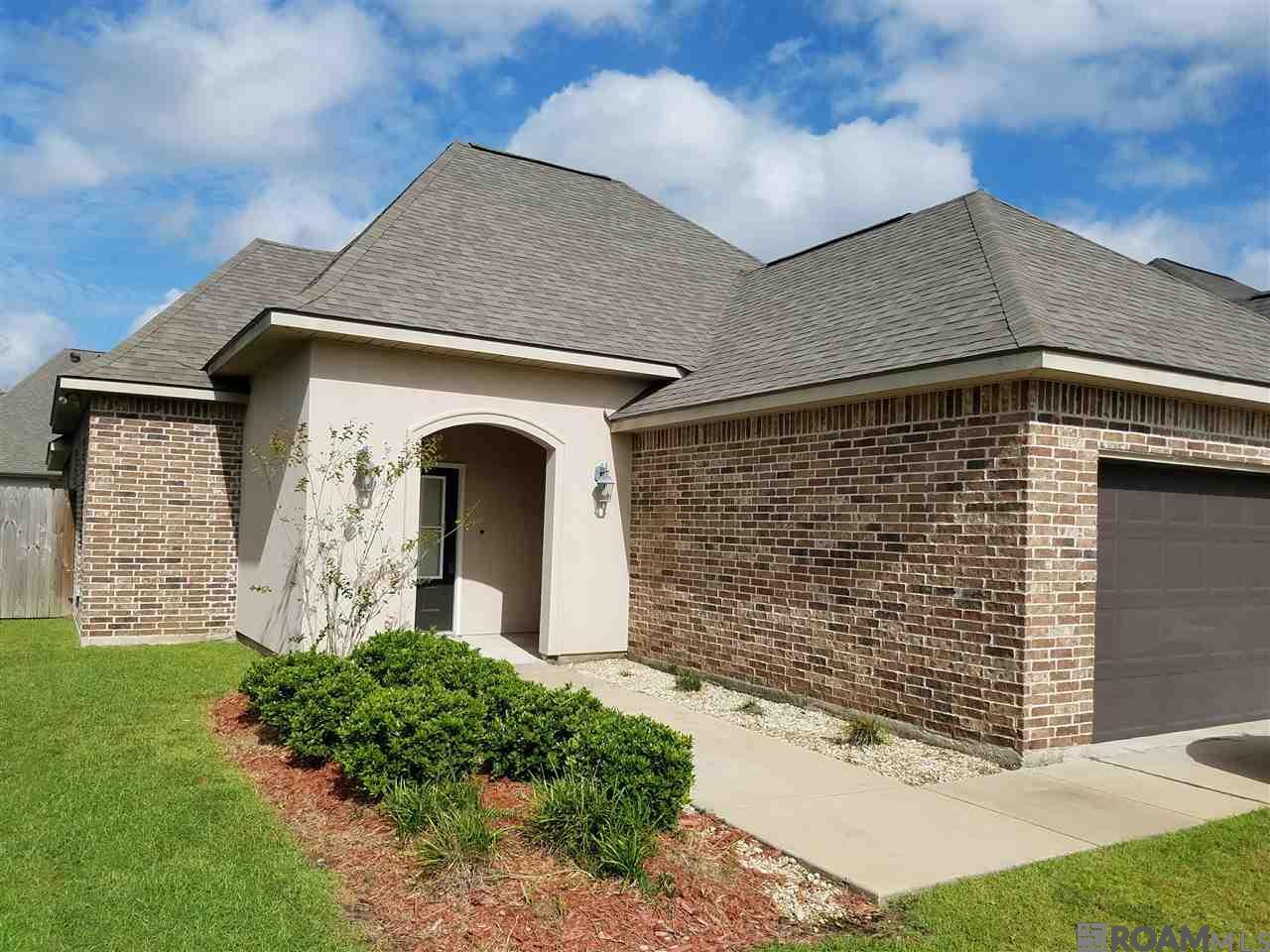 Property Photo:  535 Greenwich Dr  LA 70820 