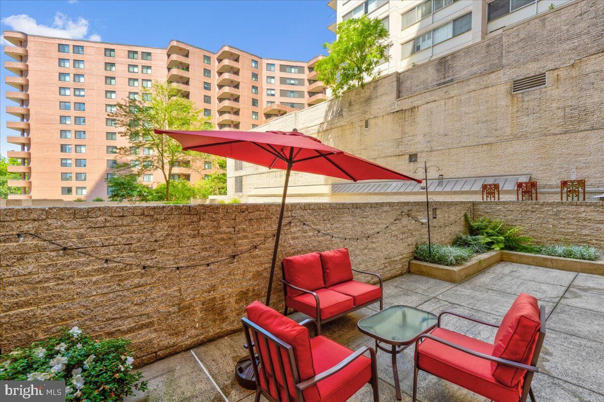 Property Photo:  4515 Willard Avenue 516S  MD 20815 