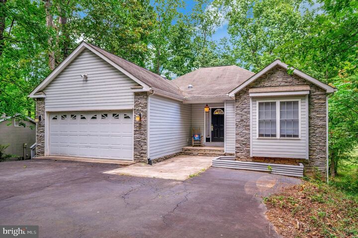 Property Photo: 1115 Eastover Parkway VA 22508