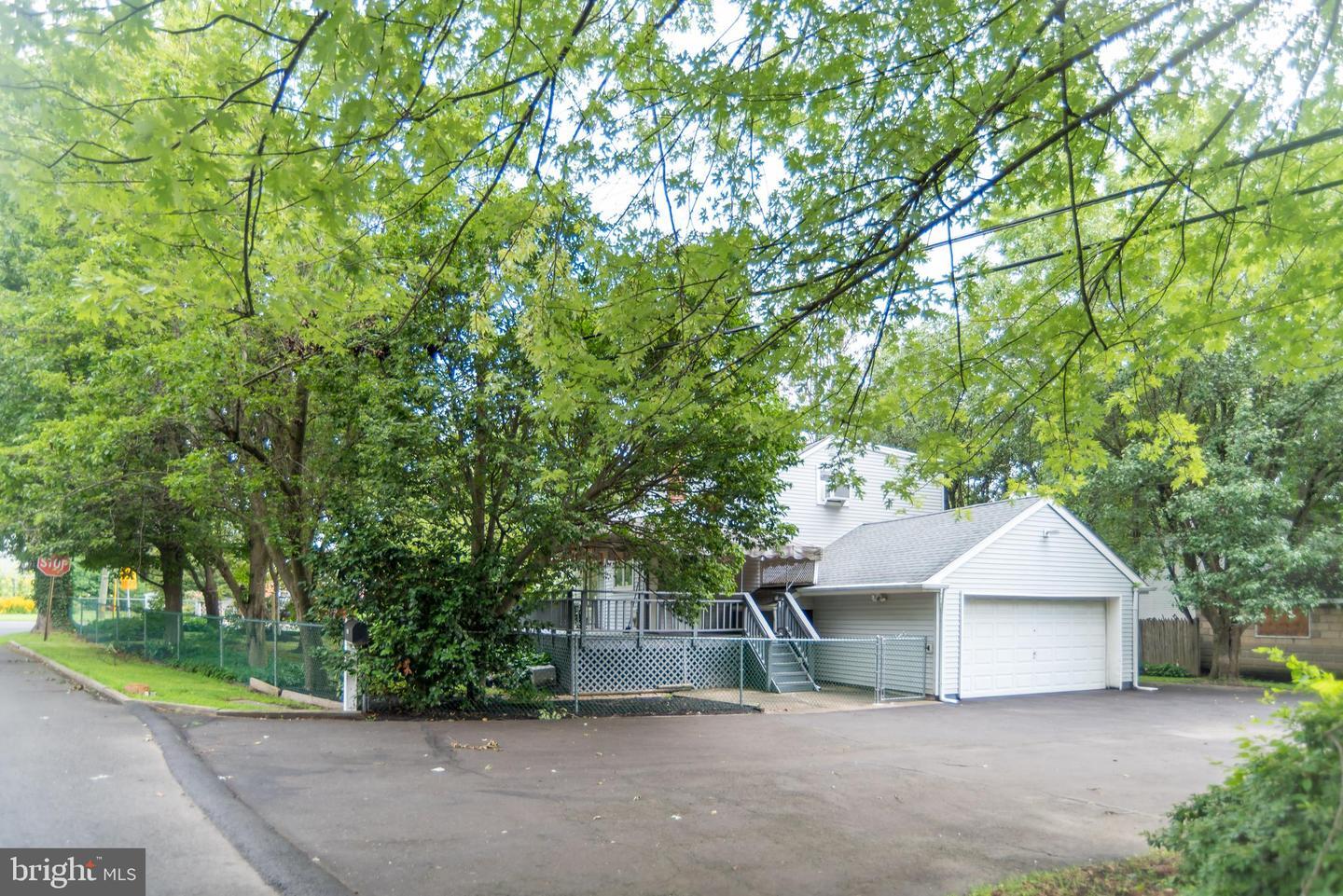 1656 Highland Avenue  Langhorne PA 19047 photo