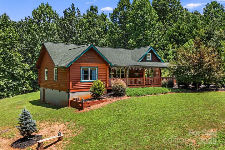 Property Photo: 134 Quebec Trail NC 28018