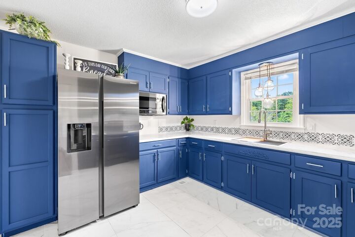 636 Hillcrest Street  Hudson NC 28638 photo