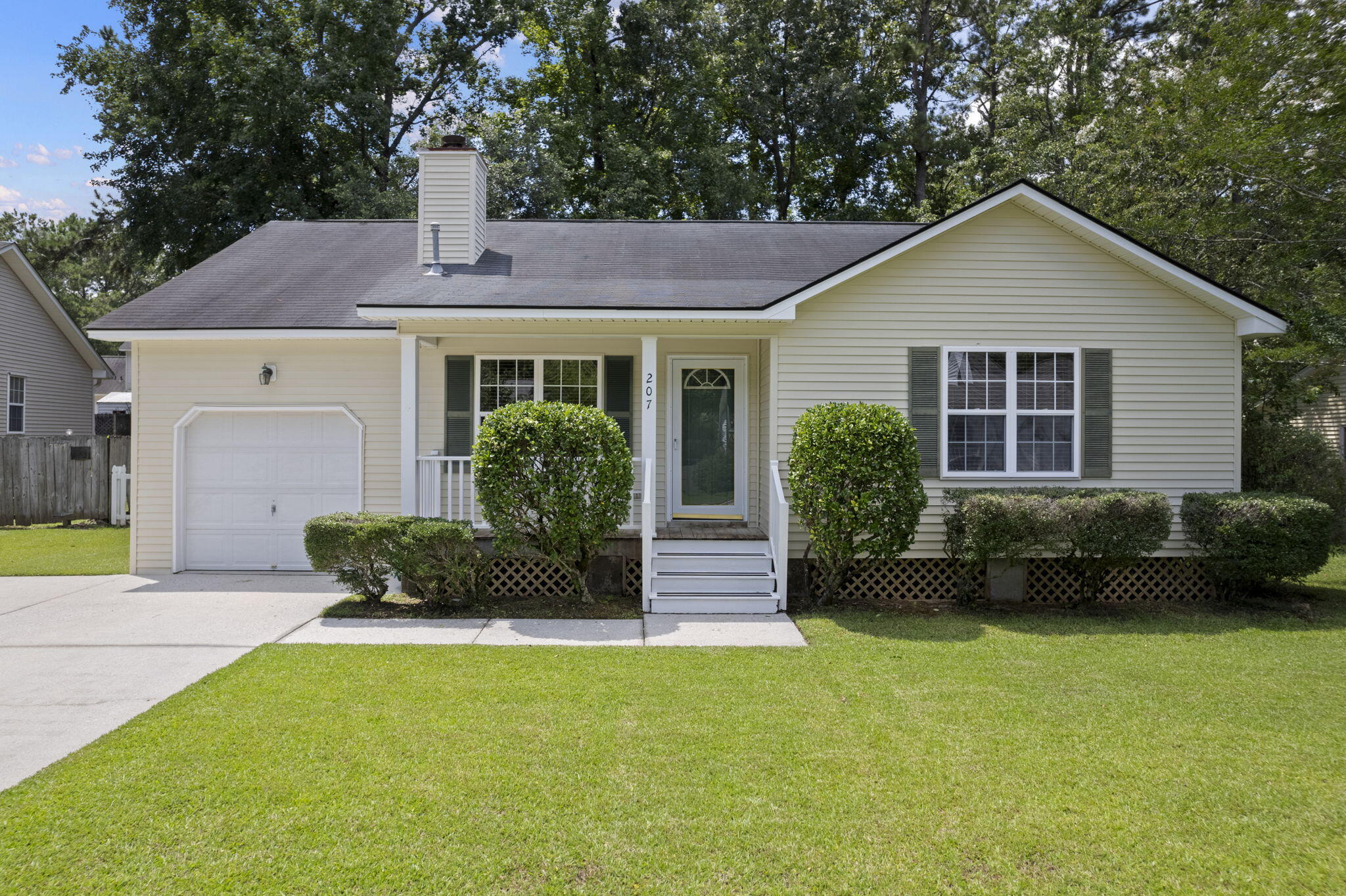 Property Photo: 207 Amberjack Way SC 29485