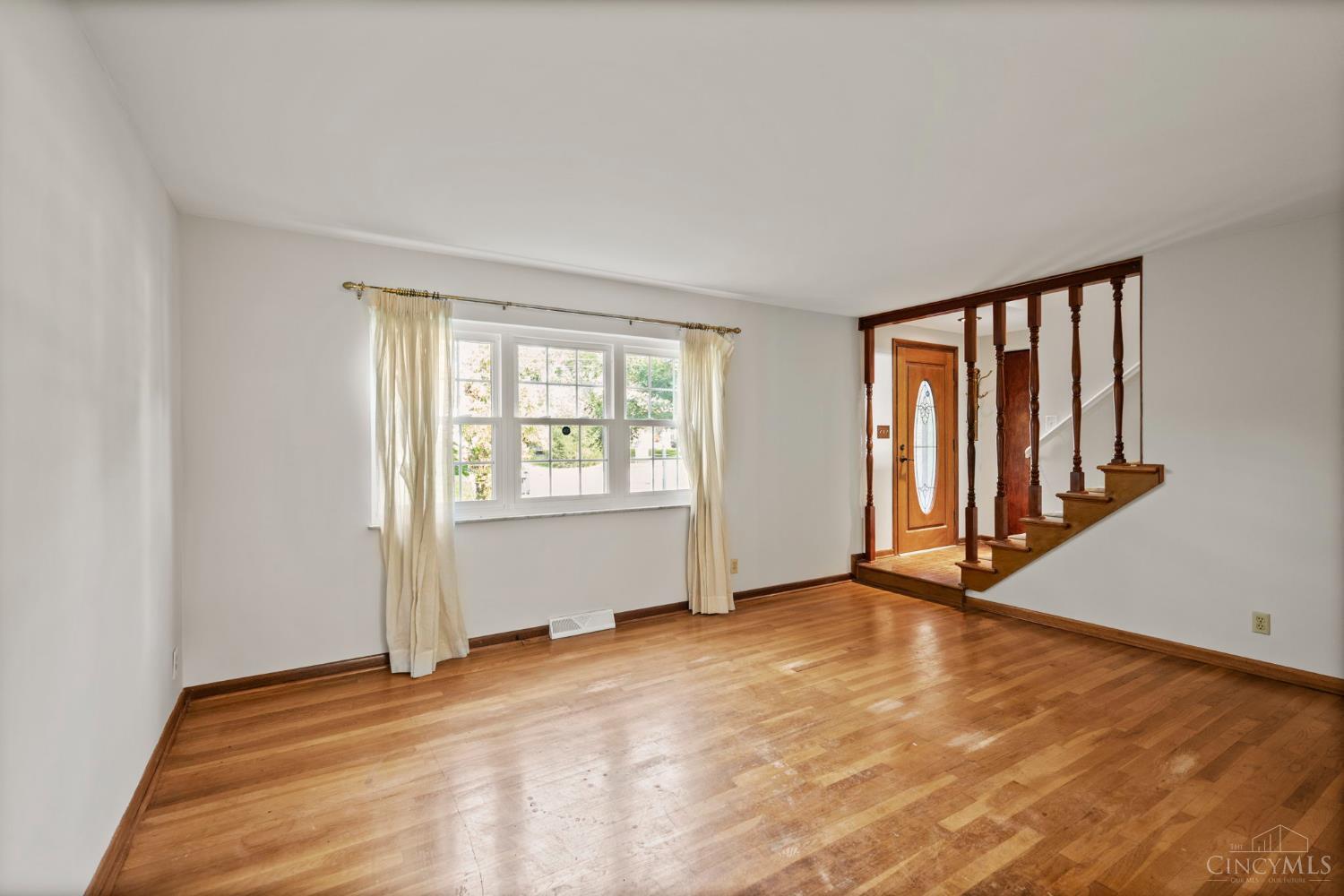 Property Photo: 1612 Bloomingdale Avenue OH 45230