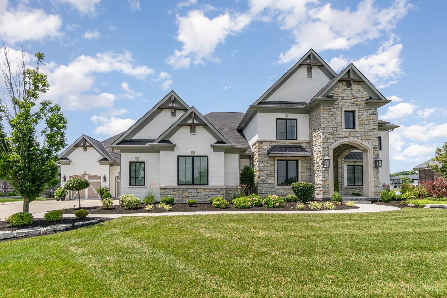 Property Photo:  8659 Coveview Court  OH 45040 