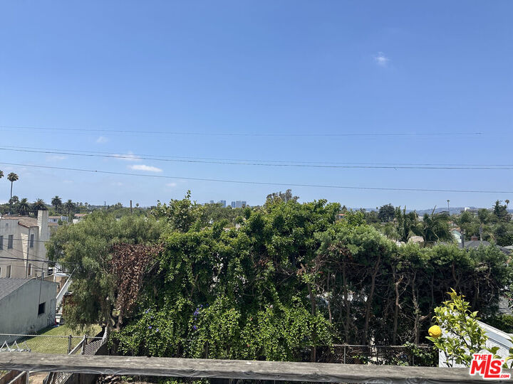 Property Photo:  1525 S Sierra Bonita Ave  CA 90019 