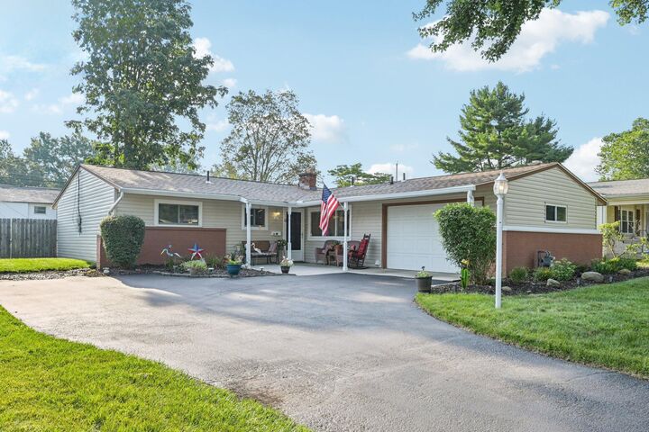 Property Photo: 310 Rivers End Road OH 43230