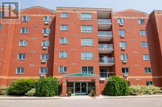 77 Baseline Road 405  London South (South E) ON N6J 1V5 photo