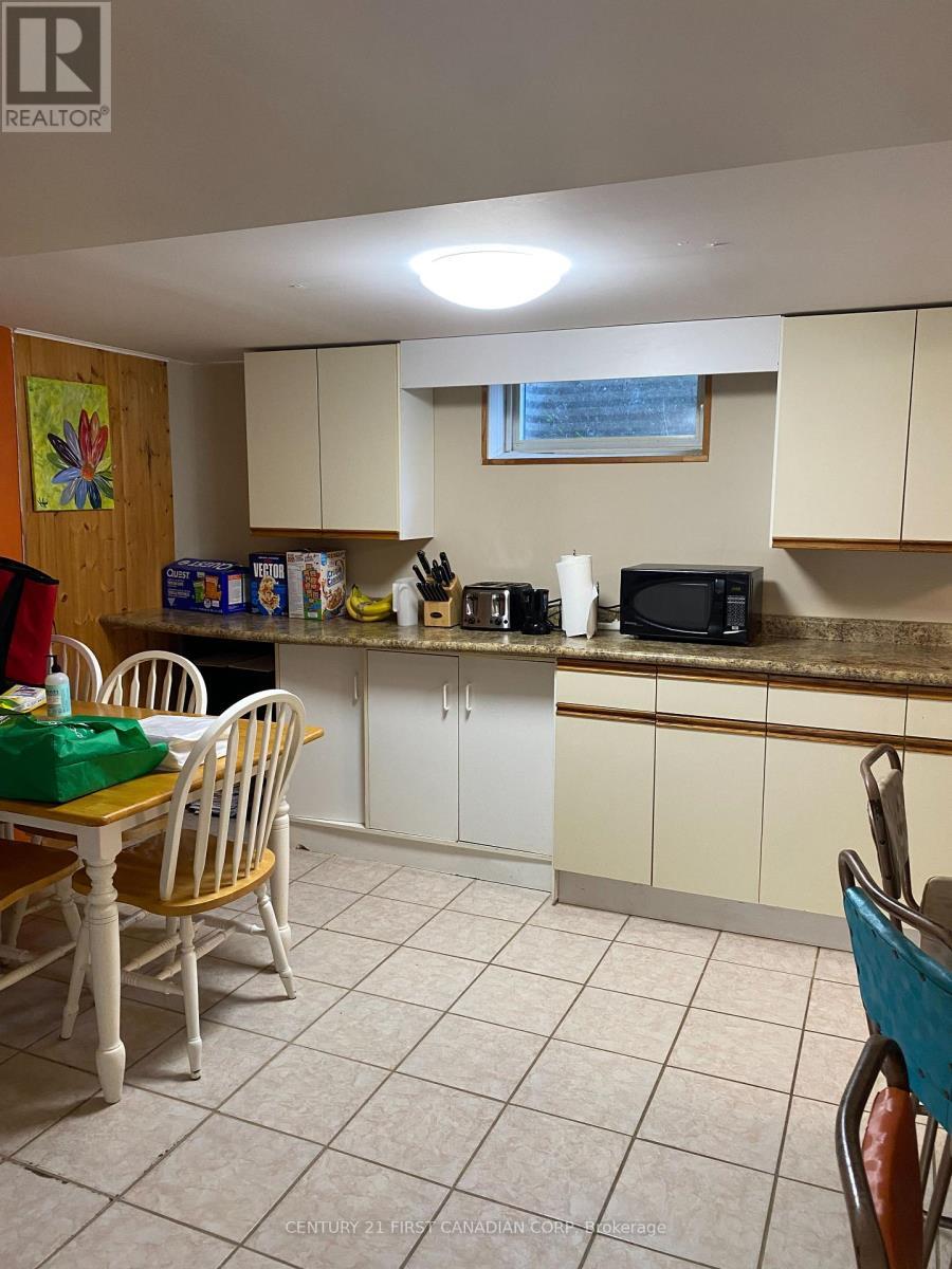 Property Photo: 270 Sarnia Road ON N6G 1M9