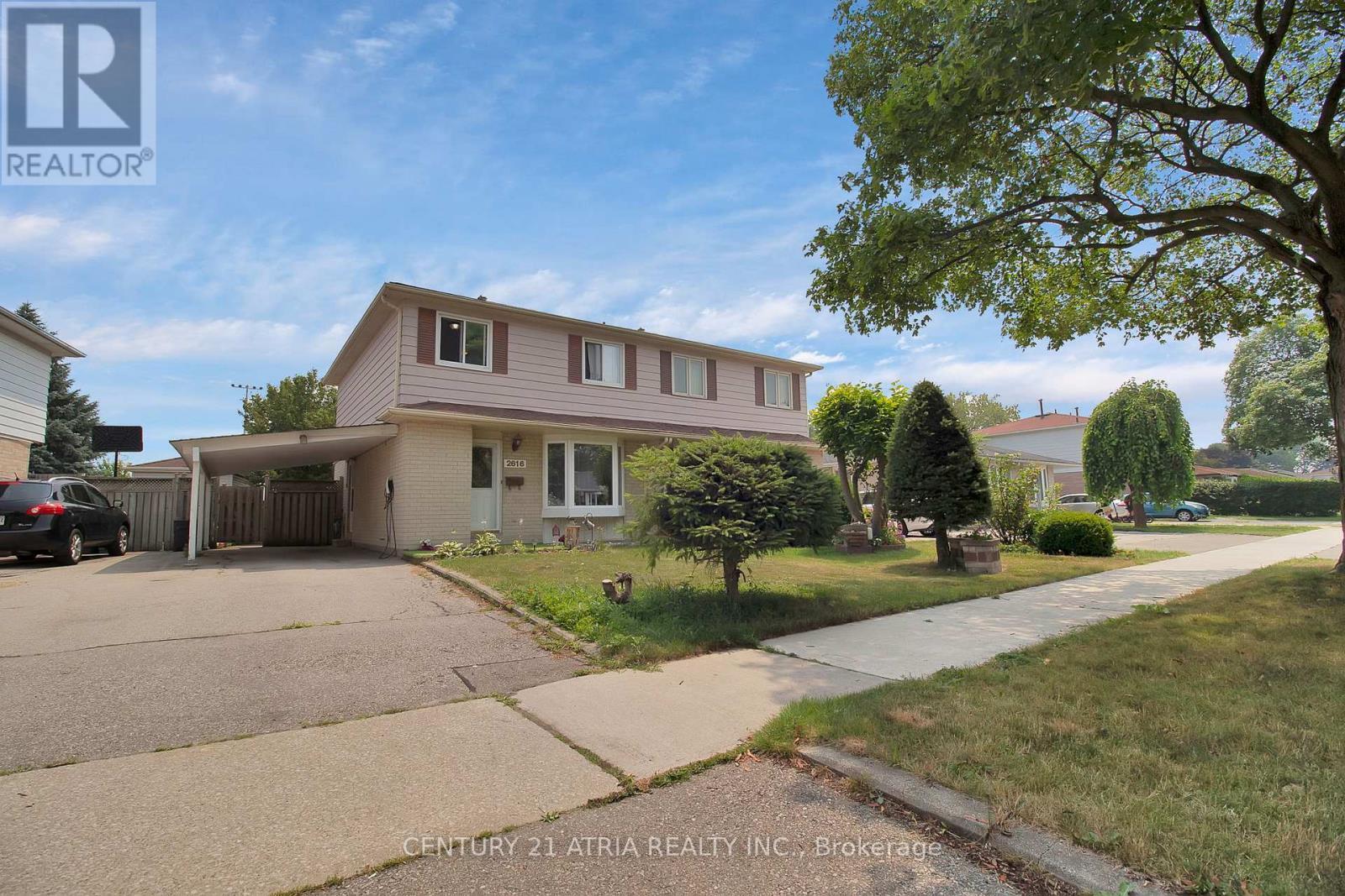 Property Photo: 2616 Widemarr Road ON L5J 1M3