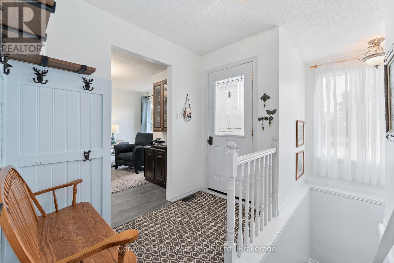 Property Photo: 8 Agnes Street ON L0K 1N0