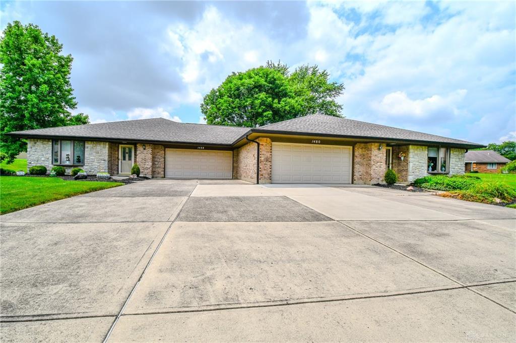 Property Photo:  1480 Cross Creek Circle  OH 45429 