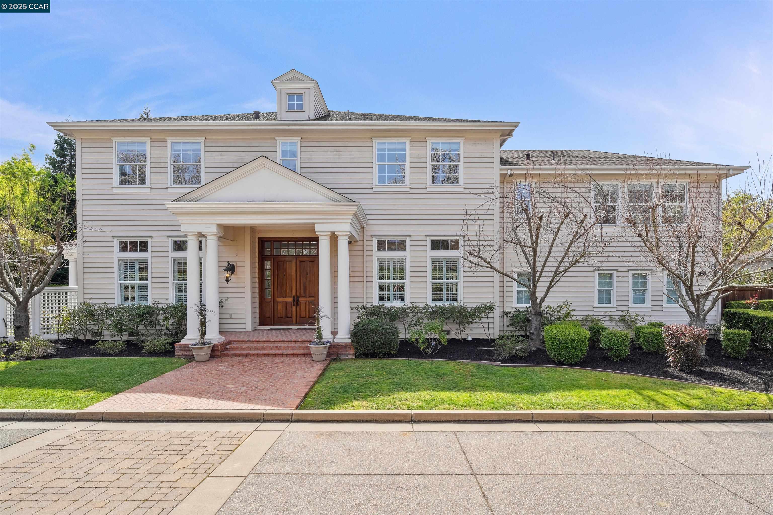 Property Photo: 3 Brooktree Dr CA 94506