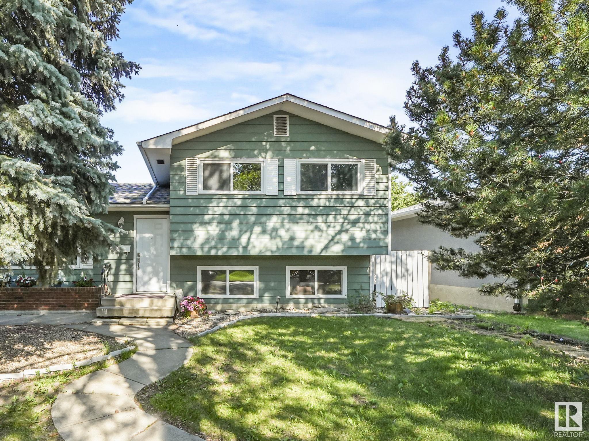 15107 65 Street NW  Edmonton AB T5A 2E4 photo