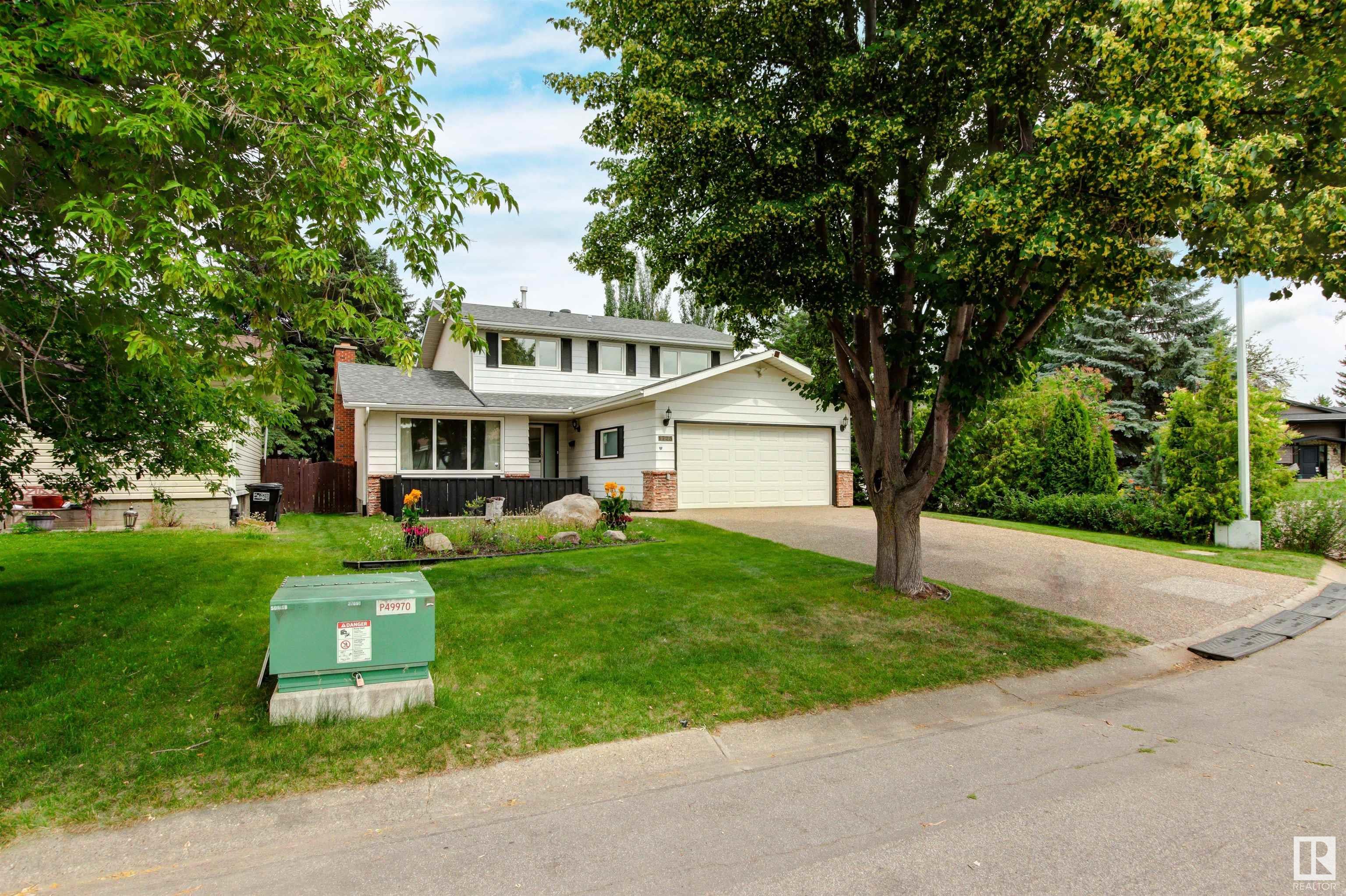 Property Photo:  1725 68 Street NW  AB T6K 2H9 