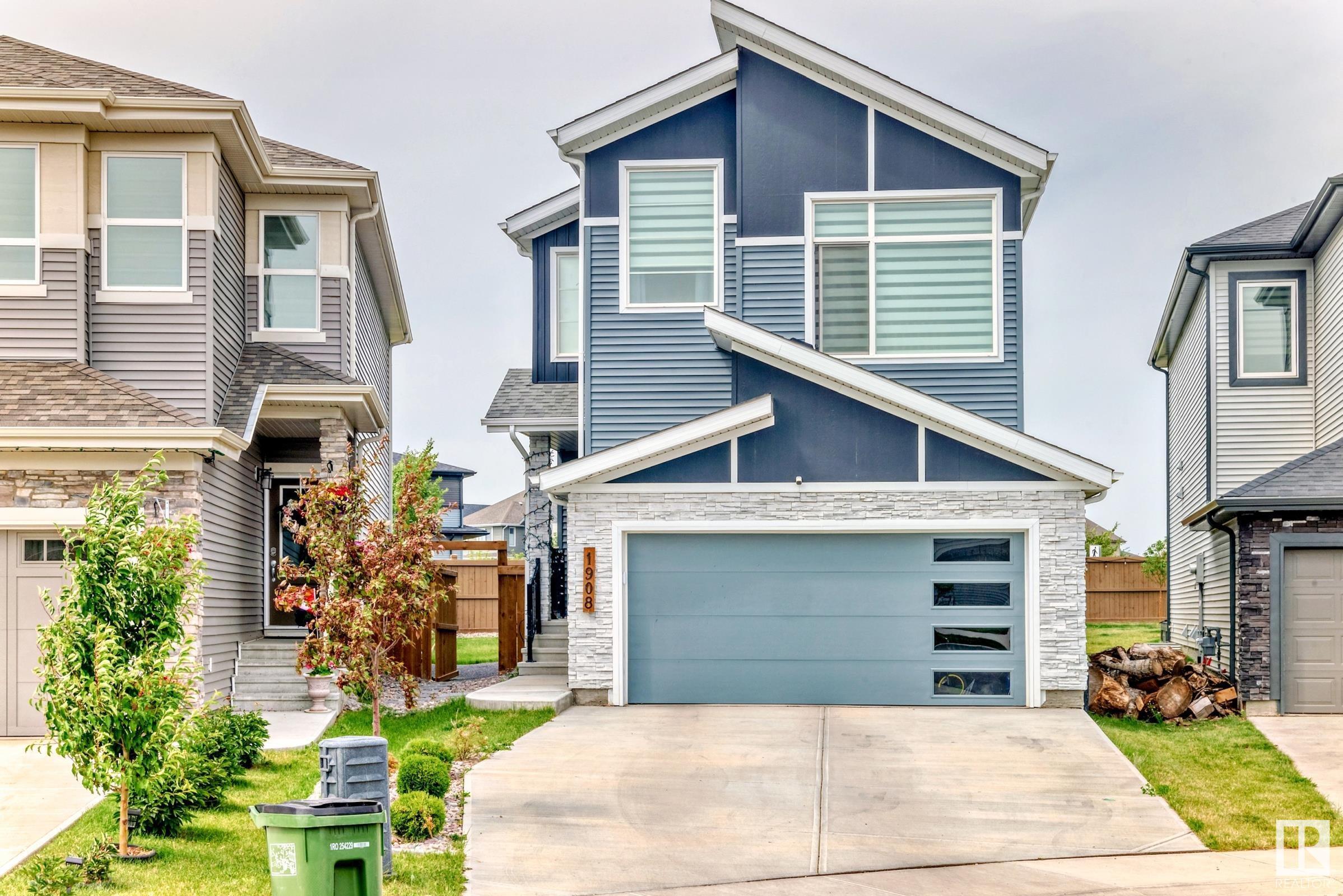 1908 160 Street SW  Edmonton AB T6W 4X6 photo