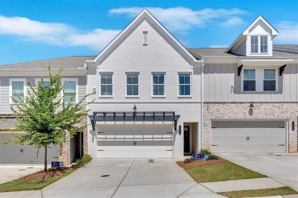 Property Photo:  1086 Mornington Way  GA 30008 