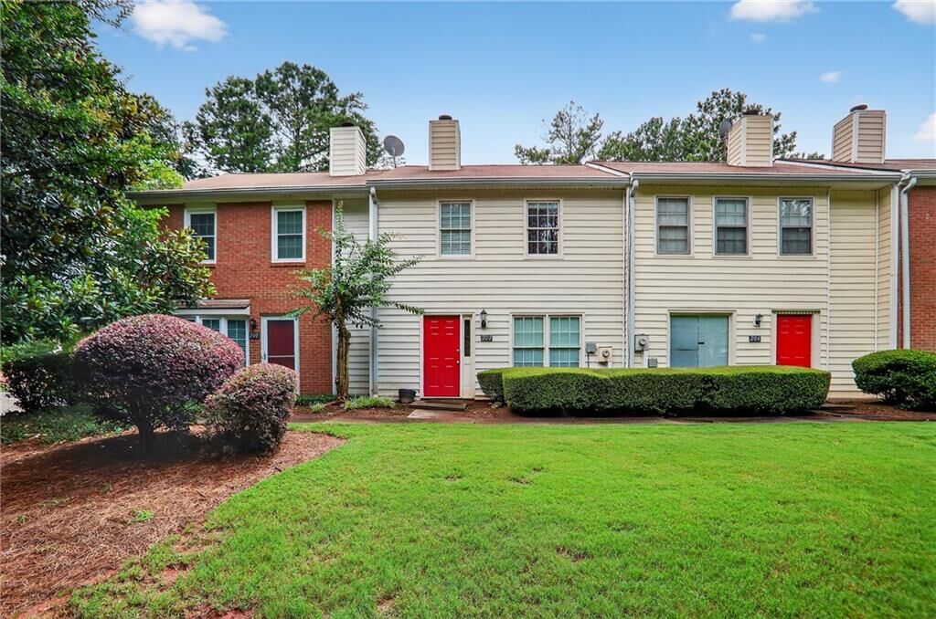 Property Photo:  202 Chads Ford Way  GA 30076 