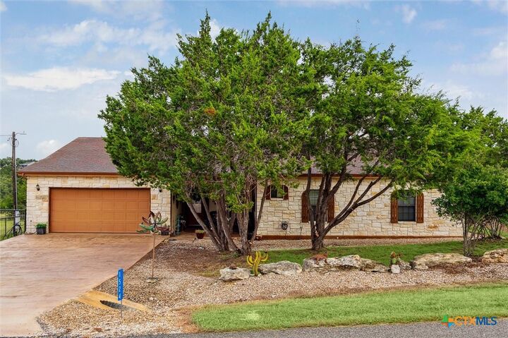 Property Photo:  1524 Log Cabin Lane  TX 78623