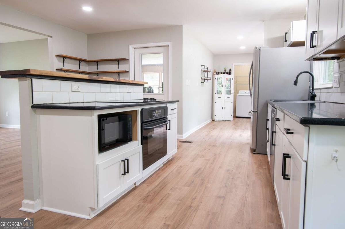 Property Photo:  152 Spalding Court  GA 30605 