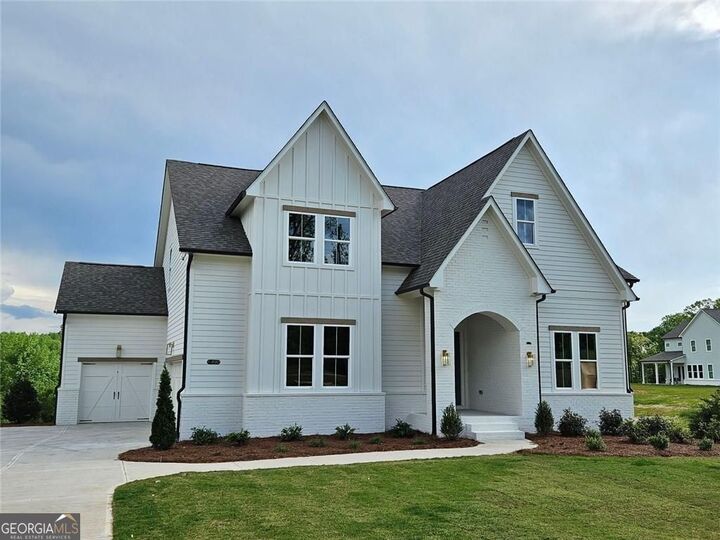 Property Photo: 6490 Mockingbird Road GA 30028
