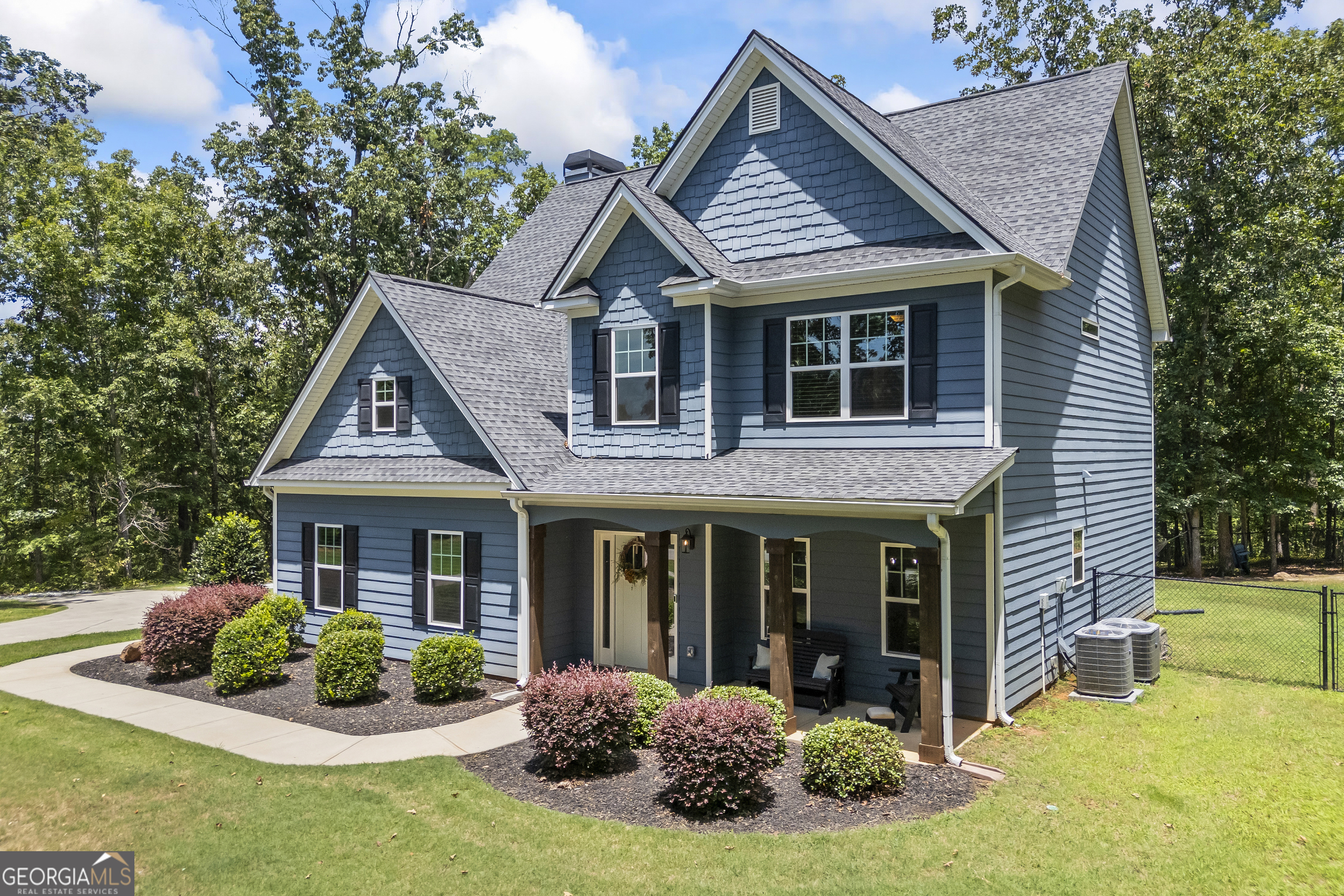 Property Photo: 211 Blackthorn Road GA 30628