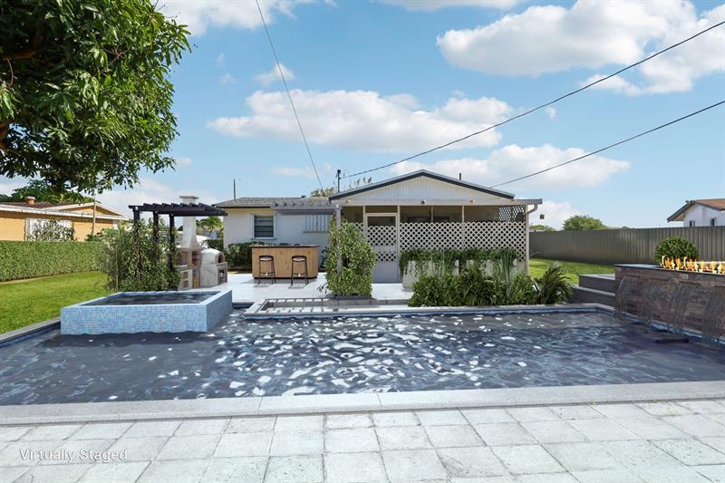 10761 SW 149th St  Miami FL 33176 photo