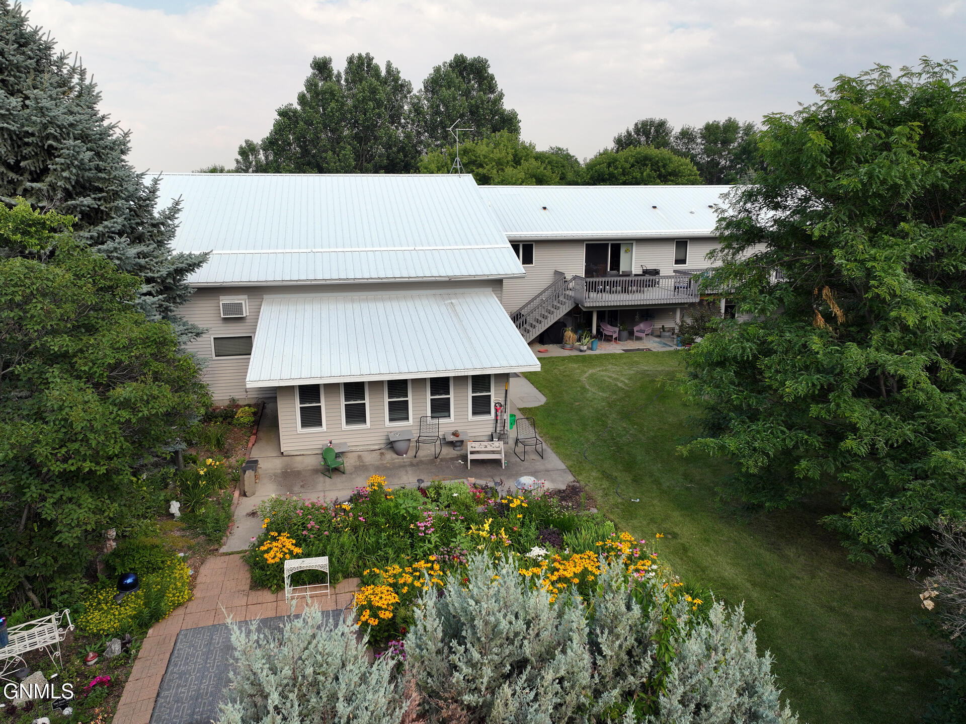 Property Photo:  10750 Rushmore Road  ND 58503 