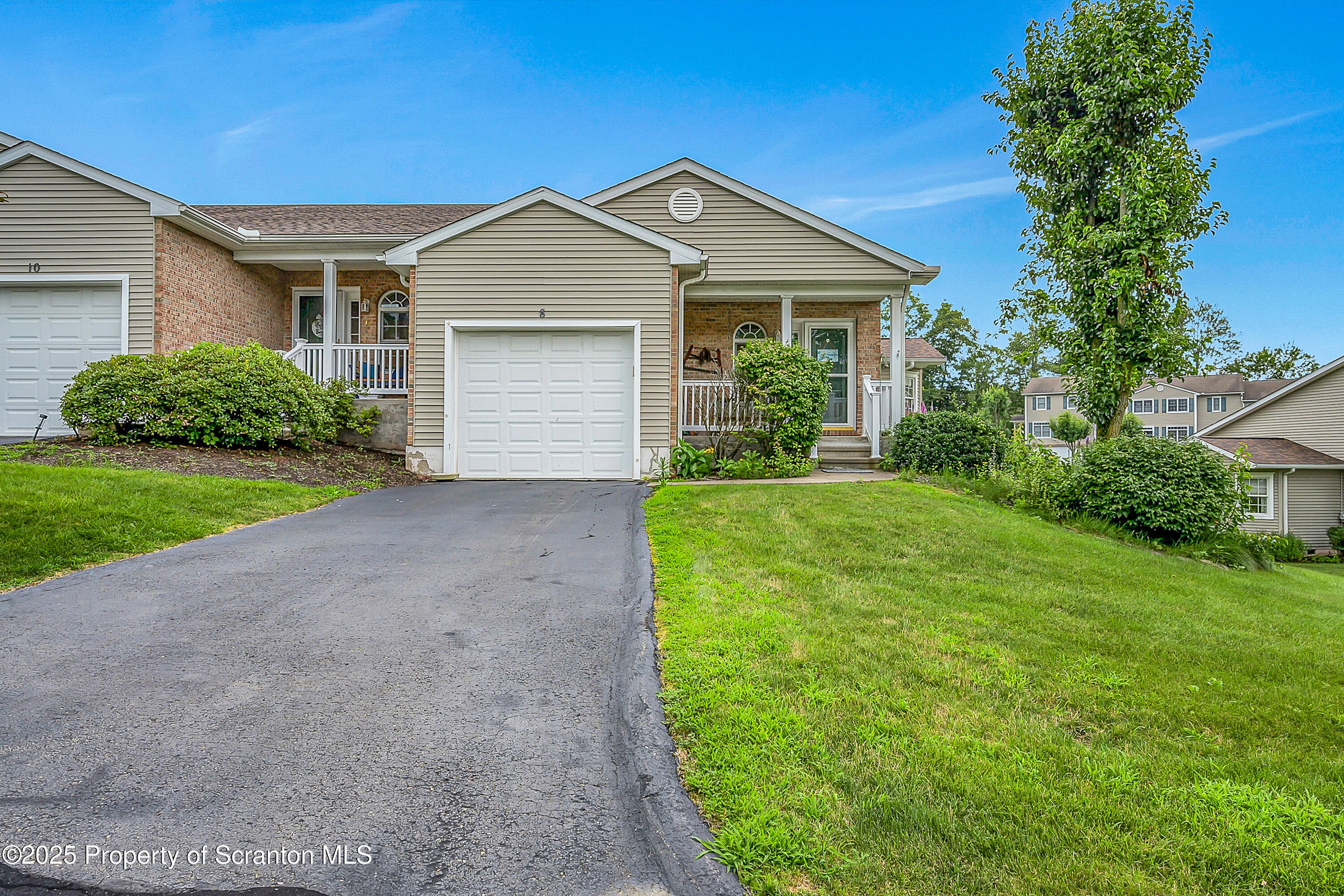 Property Photo: 8 Parkland Drive Bldg 9 PA 18411