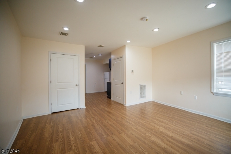 Property Photo:  317 Richmond St 2  NJ 07060 