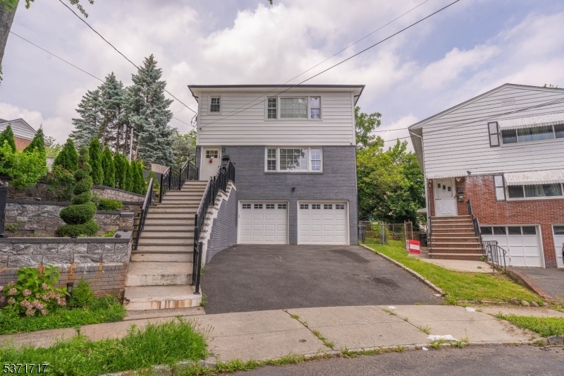 25 Evelyn Ct  Maplewood Twp. NJ 07040 photo