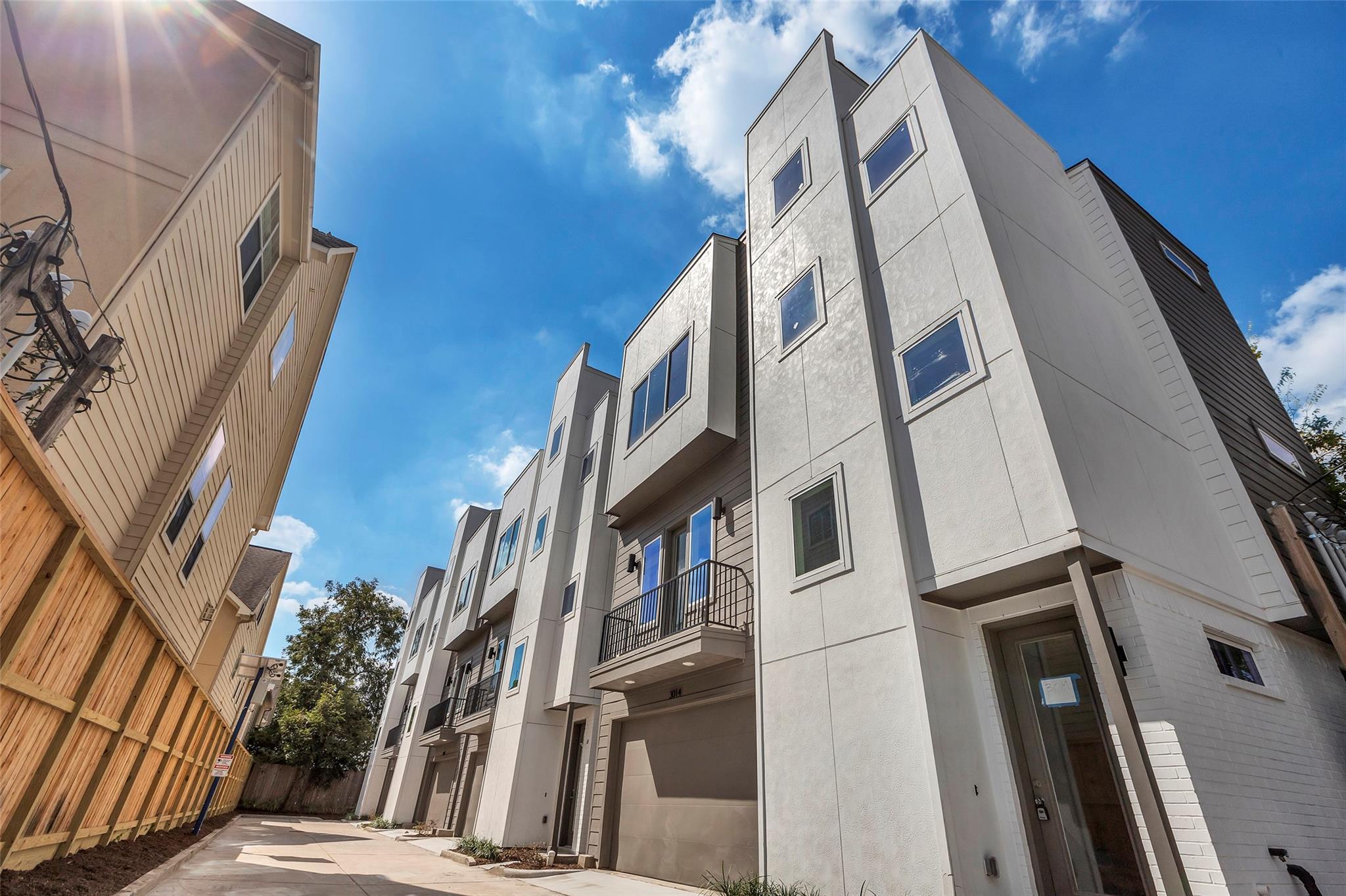 3010 Bell Street  Houston TX 77003 photo
