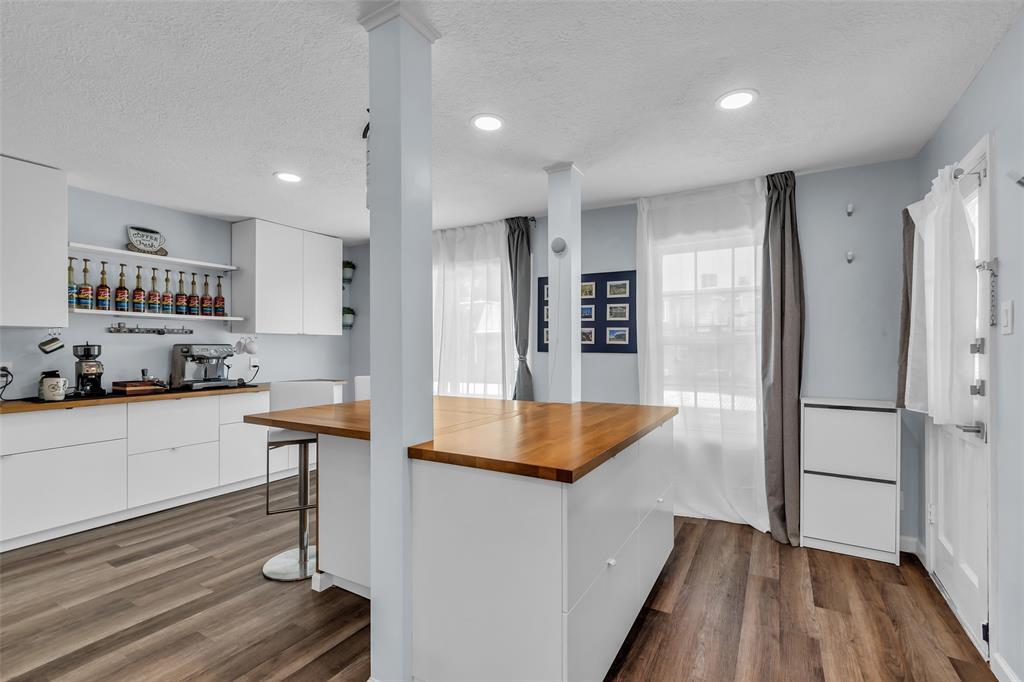Property Photo: 386 N Post Oak Lane TX 77024